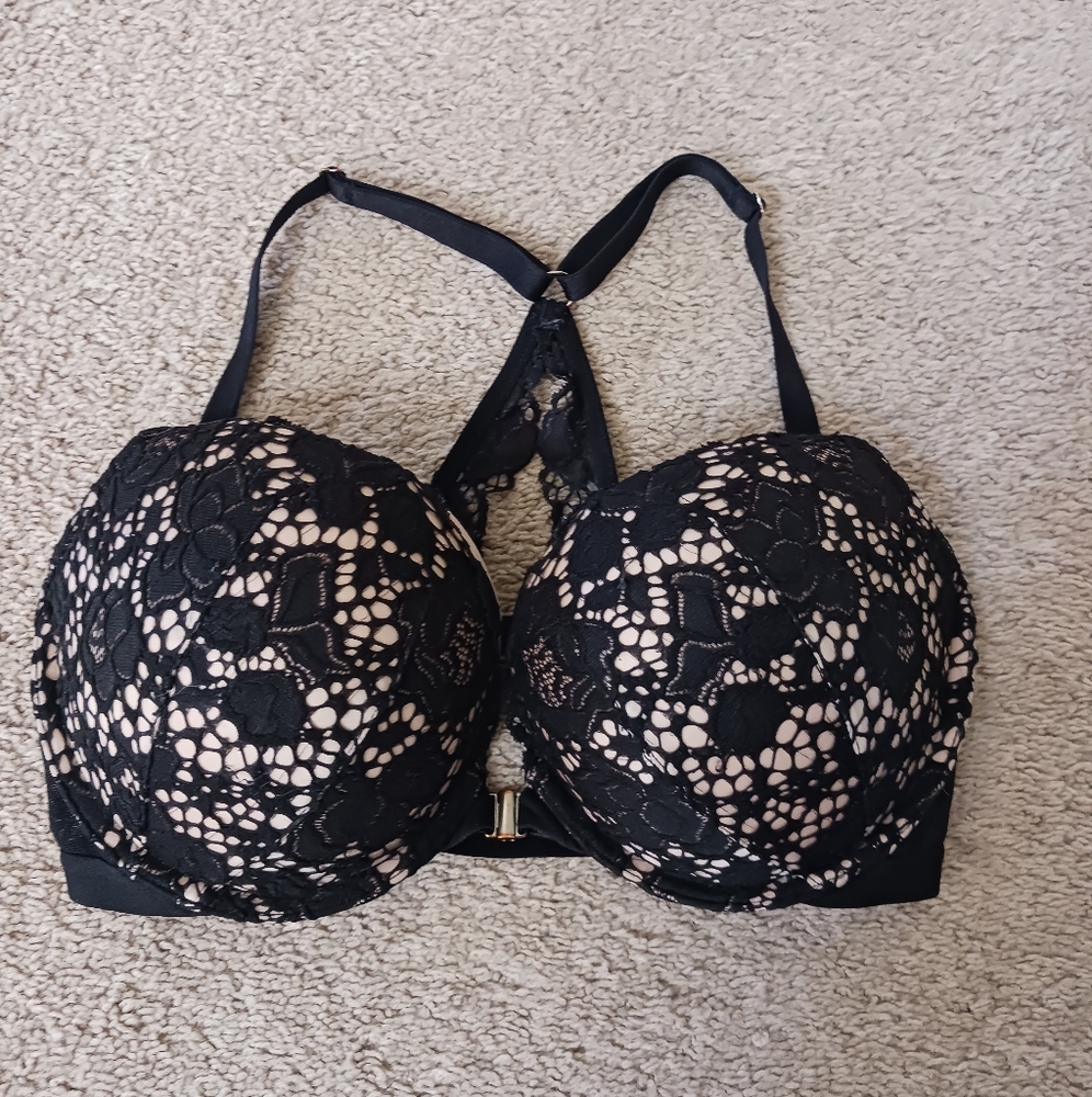 Victoria's Secrets Very Sexy 32 DD Bra